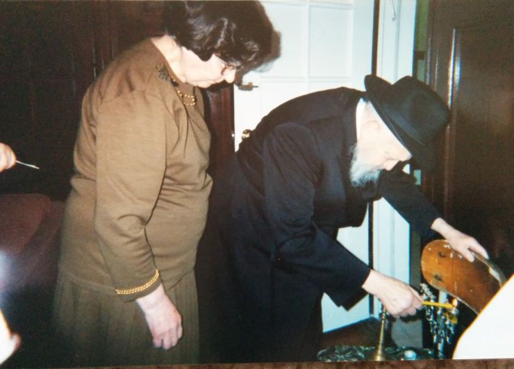 old rabbi and mrs gansburg chanuka